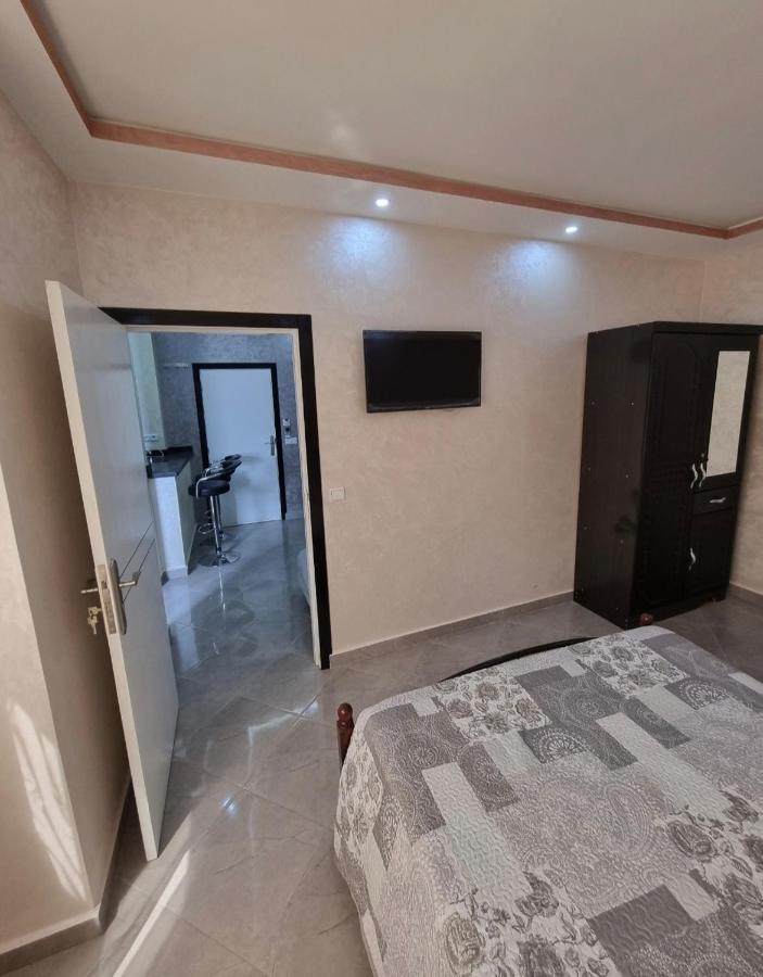 Comforts Apartments 1 Фнидек Екстериор снимка